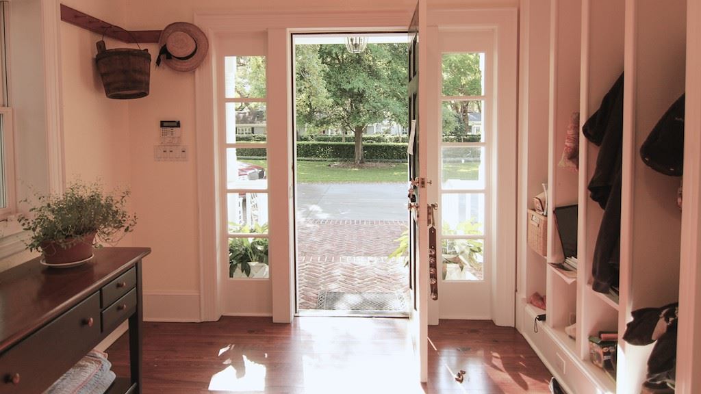 Locations hub classic american style home