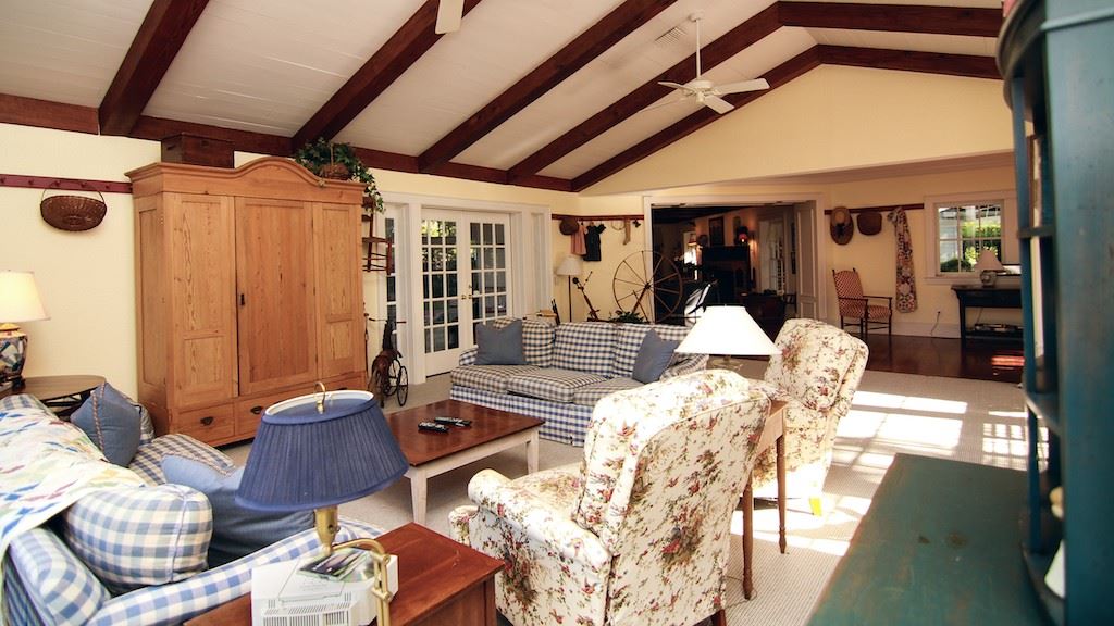 Locations hub classic american style home